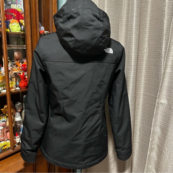 North Face Women’s Jacket S- OPEN TO OFFERS!!! - Picture 3 of 4